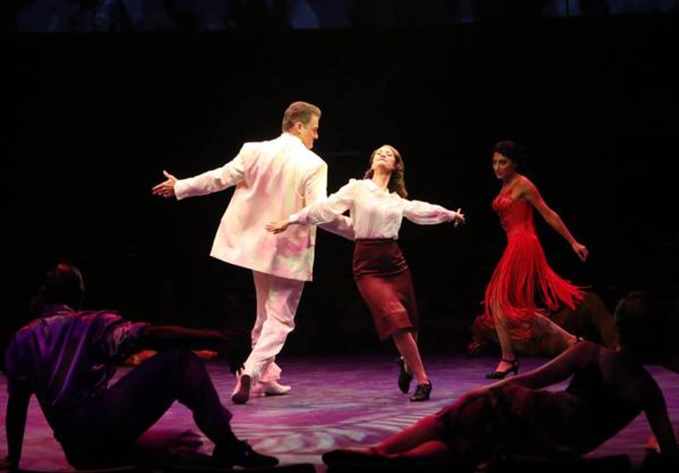 Photo Flash: GUYS AND DOLLS at Broadway at Music Circus  Image