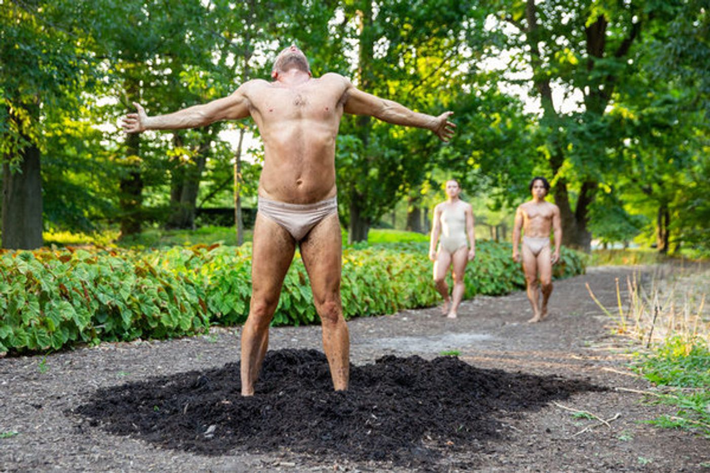 Review: ERYC TAYLOR DANCE'S Immersive EARTH Breaks New Ground at Brooklyn Botanic Gardens  Image