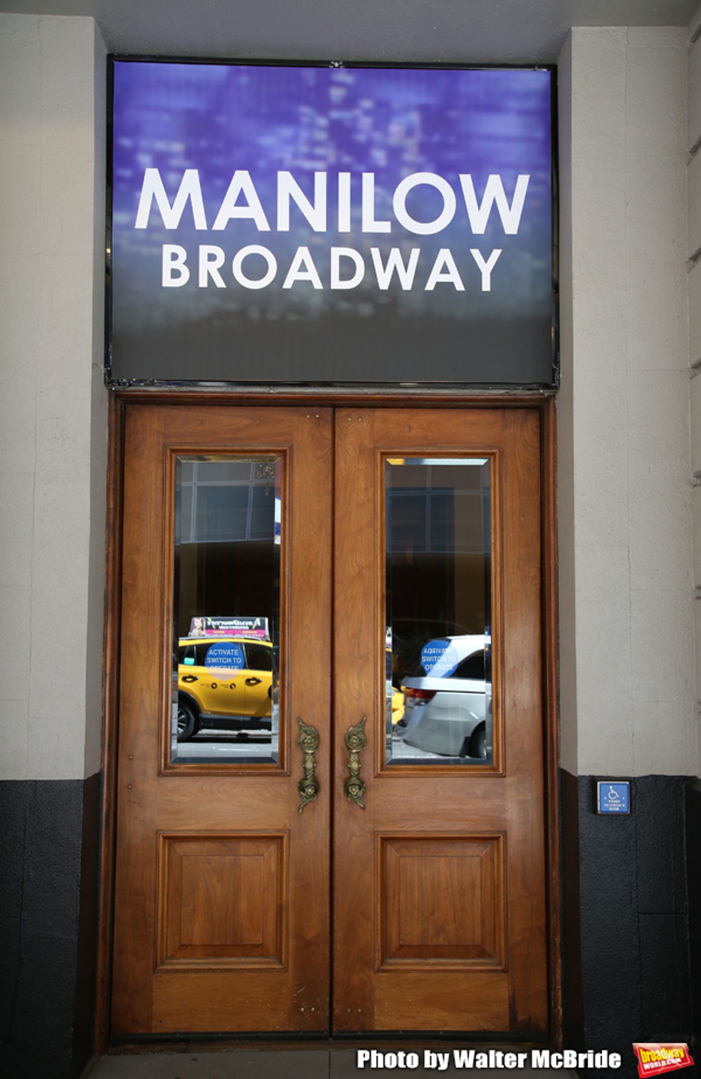 Up On The Marquee: MANILOW BROADWAY  Image