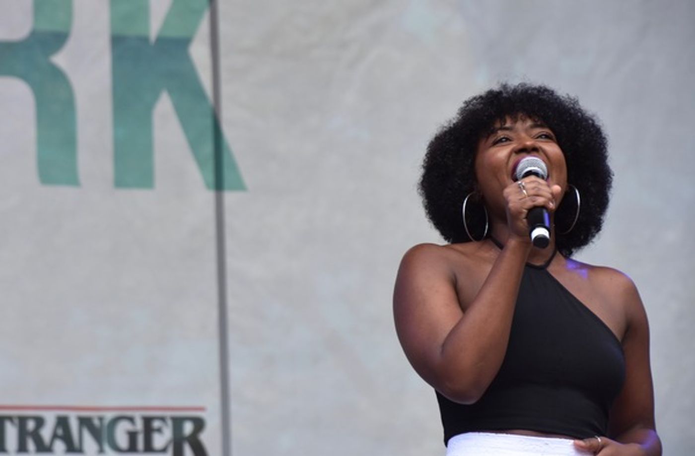 Photo Coverage: Ryann Redmond, Arielle Jacobs, and More Perform at Broadway in Bryant Park  Image