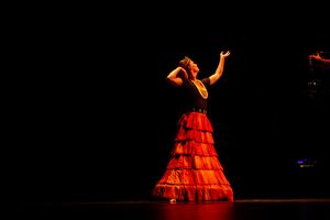 Laura Halzack performing an excerpt from Paul Taylor's "Images" at the Dancers For Good Benefit 2019. Photo by Shin Kurokawa. @ BroadwayWorld Laura Halzack performing an excerpt from Paul Taylor's "Images" at the Dancers For Go Photo