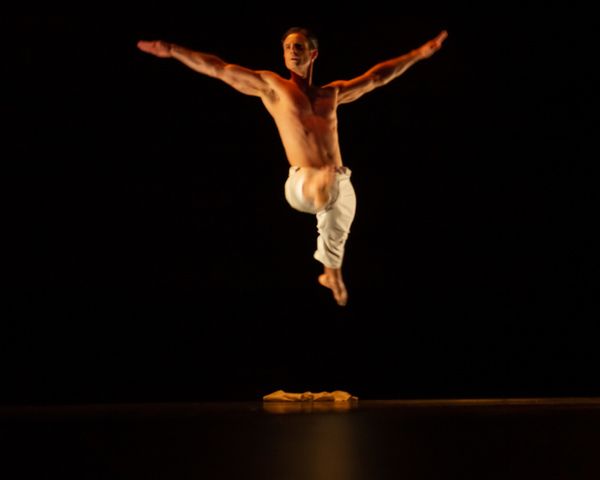 Dancers for Good co-founder Michael Apuzzo performing 