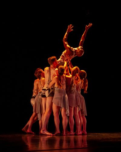 Carolyn Dorfman Dance "Interior Designs" (excerpts) at the Dancers For Good Benefit 2 Photo