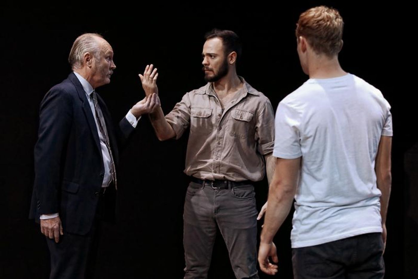 Review: A VIEW FROM THE BRIDGE Returns To Sydney Even More Powerful Than Before  Image