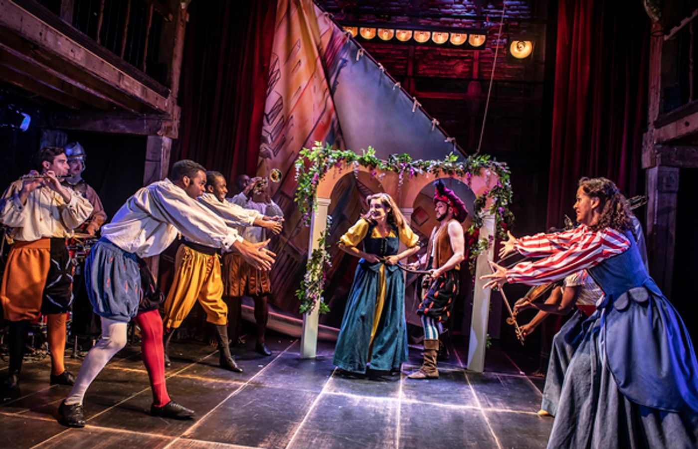 Photo Flash: First Look at KISS ME, KATE at The Watermill Theatre  Image