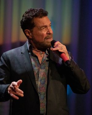 Clint Holmes Photo