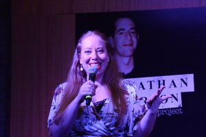 Jennifer Ashley Tepper Photo