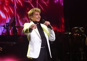 Barry Manilow @ BroadwayWorld Barry Manilow Photo