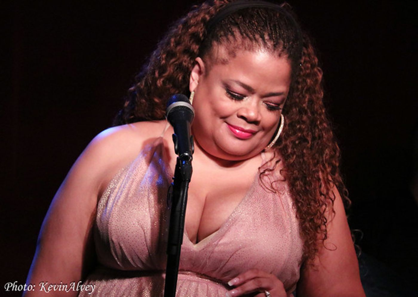 Photo Flash: Natalie Douglas Returns To Broadway at Birdland  Image