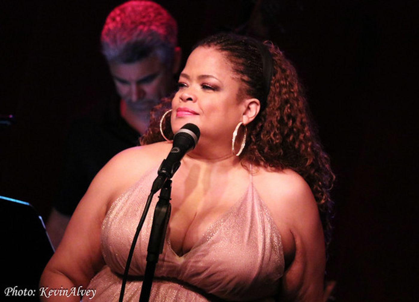 Photo Flash: Natalie Douglas Returns To Broadway at Birdland  Image