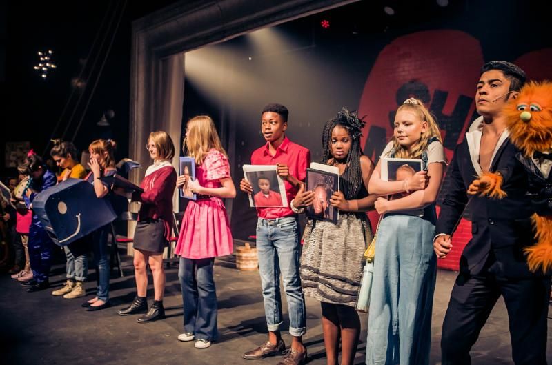 Review: Theater Bug's SHOWMANCE is The Timeless Musical for Theater People of All Ages Image