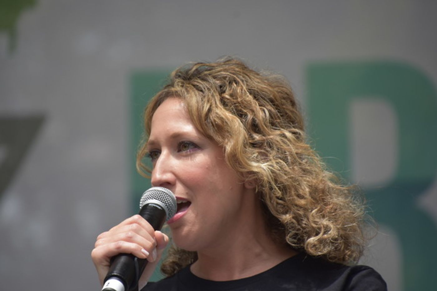 Photo Flash: THE PROM, THE CHER SHOW, BROADWAY BOUNTY HUNTER, And More Perform At Broadway in Bryant Park  Image