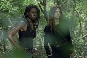 Nadia Hilker as Magna, Danai Gurira as Michonne @ BroadwayWorld Nadia Hilker as Magna, Danai Gurira as Michonne Photo
