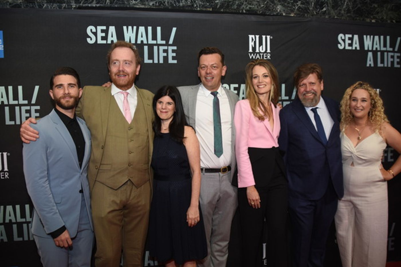 Wake Up With BWW 8/9: SEA WALL/A LIFE Opening Night Coverage and Reviews, and More!  Image