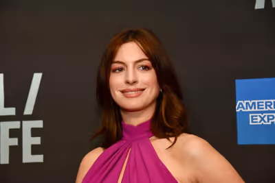 Anne Hathaway Photo