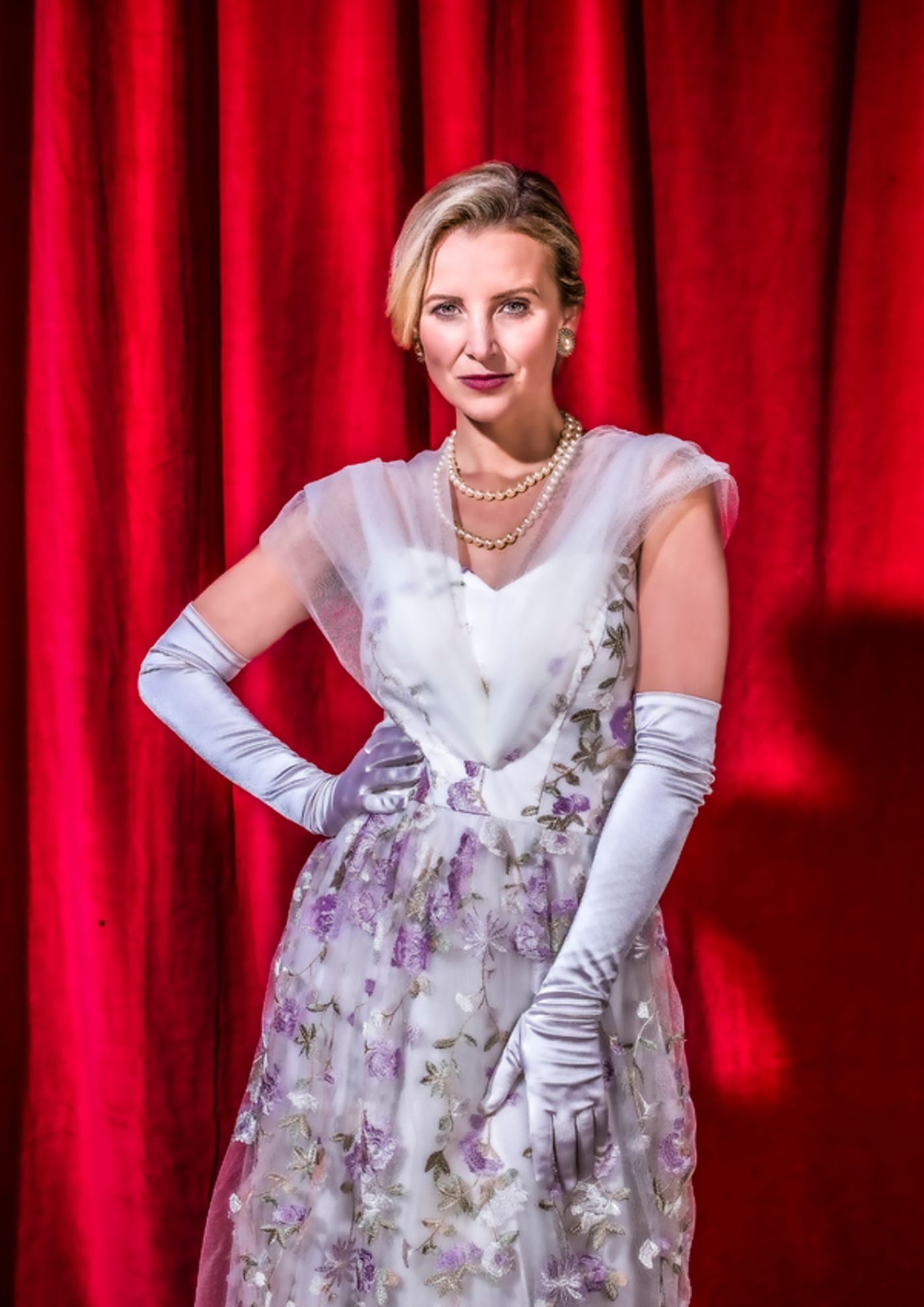 Photo Flash: Meet the Cast of CURTAINS at Wolverhampton Grand Theatre  Image