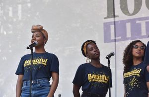TyNia Brandon, house Semon and Yasmeen Sulieman @ BroadwayWorld TyNia Brandon, house Semon and Yasmeen Sulieman Photo