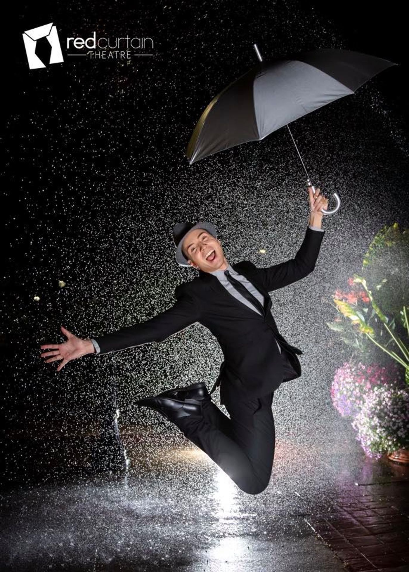 Review: SINGING IN THE RAIN at Red Curtain Theatre Has The Audience Singing Along  Image