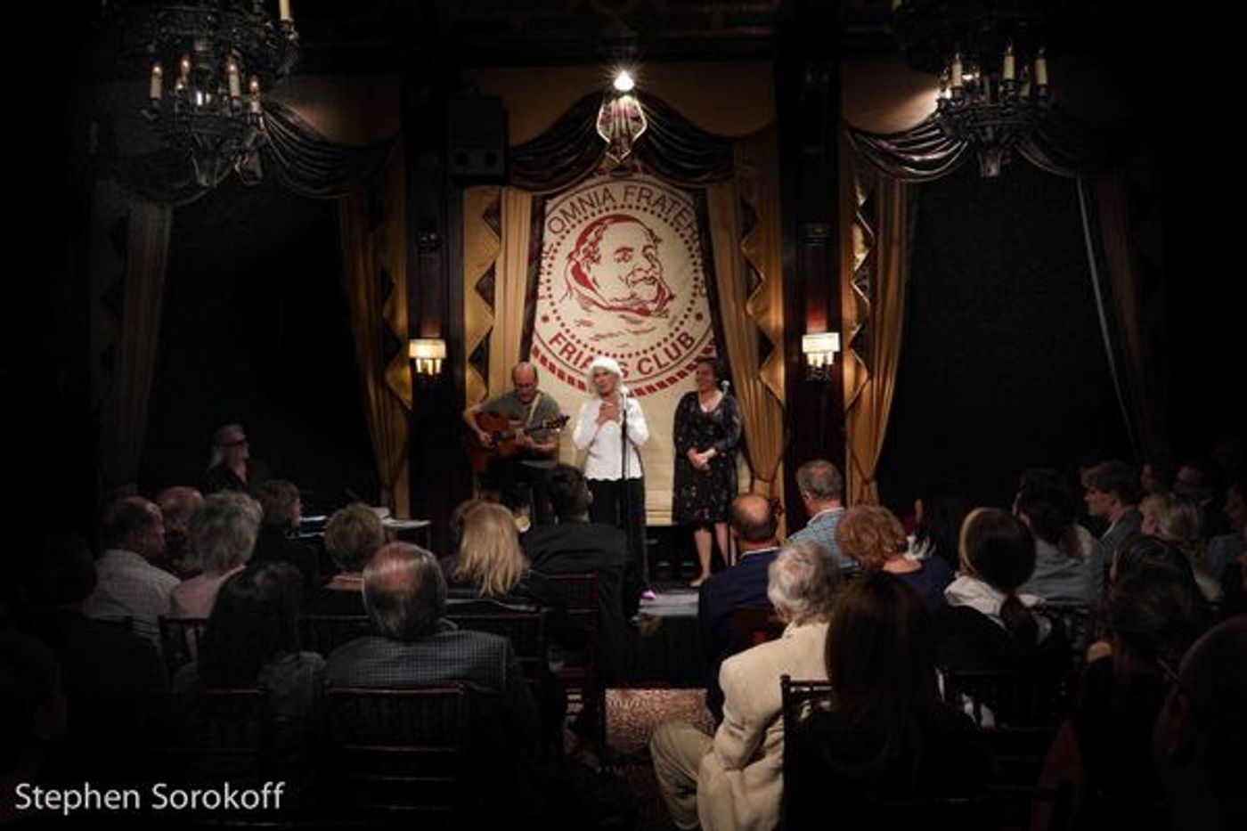Review: Jamie deRoy and friends Play The Friars Club  Image
