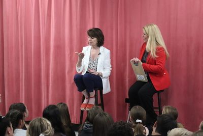 Beth Leavel and Students Photo