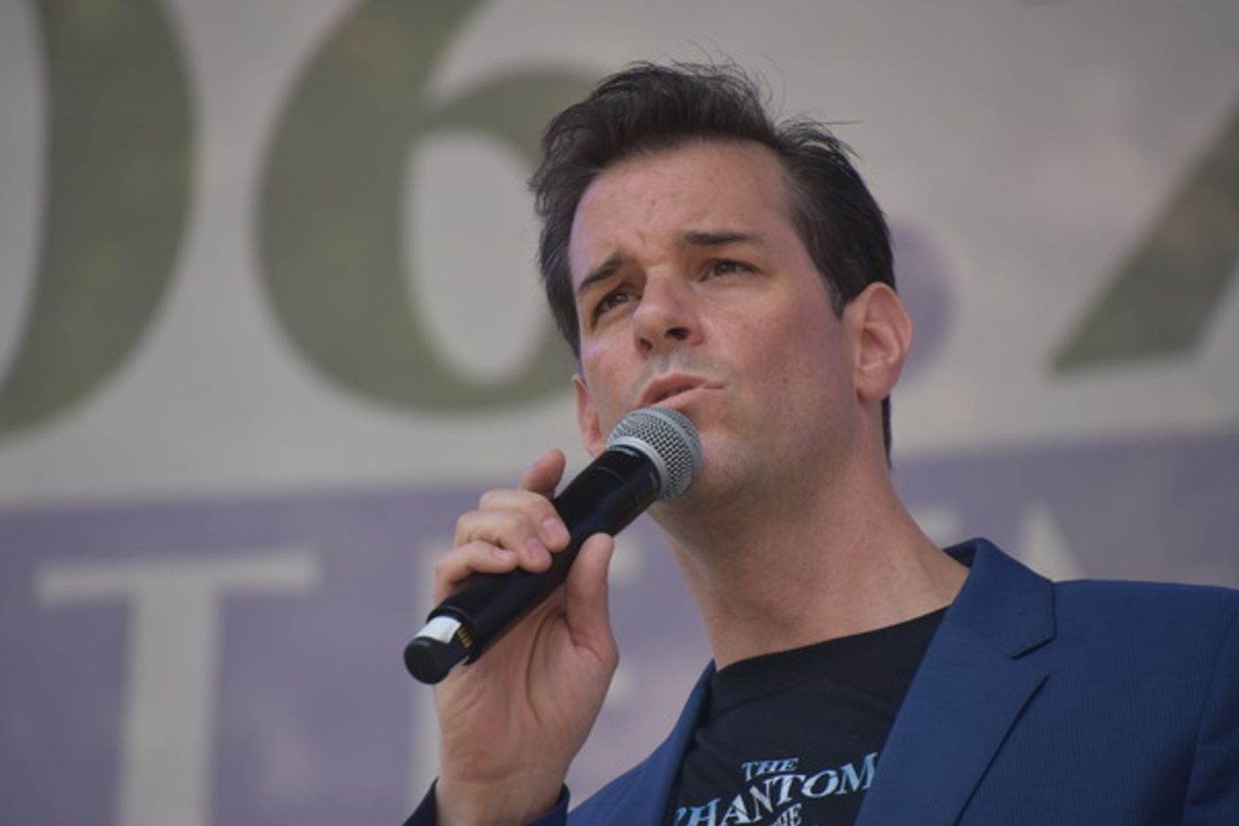Photo Coverage: Casts of TOOTSIE, MEAN GIRLS and More Sing Out in Bryant Park!  Image