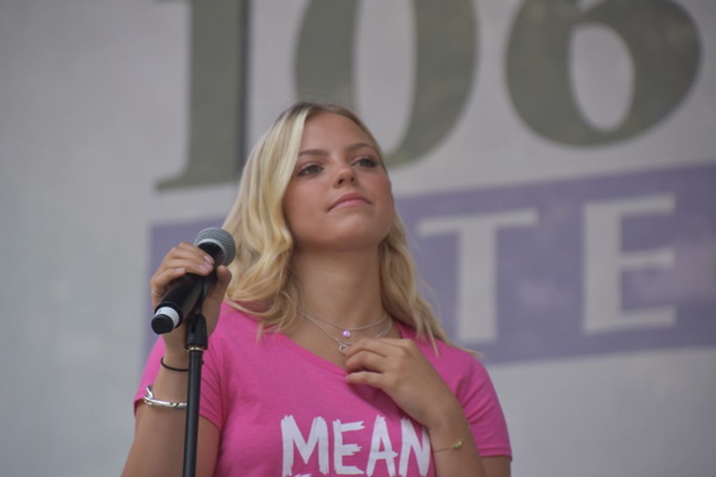 Photo Coverage: Casts of TOOTSIE, MEAN GIRLS and More Sing Out in Bryant Park!  Image