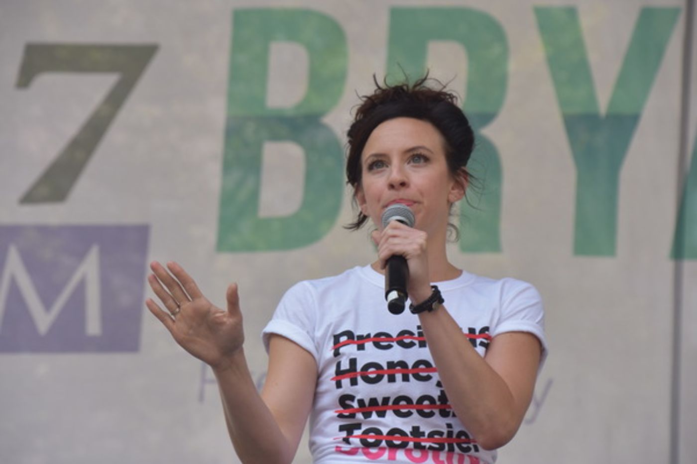 Photo Coverage: Casts of TOOTSIE, MEAN GIRLS and More Sing Out in Bryant Park!  Image