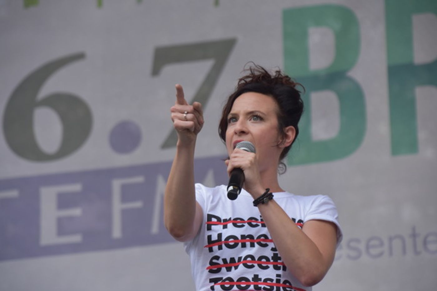 Photo Coverage: Casts of TOOTSIE, MEAN GIRLS and More Sing Out in Bryant Park!  Image