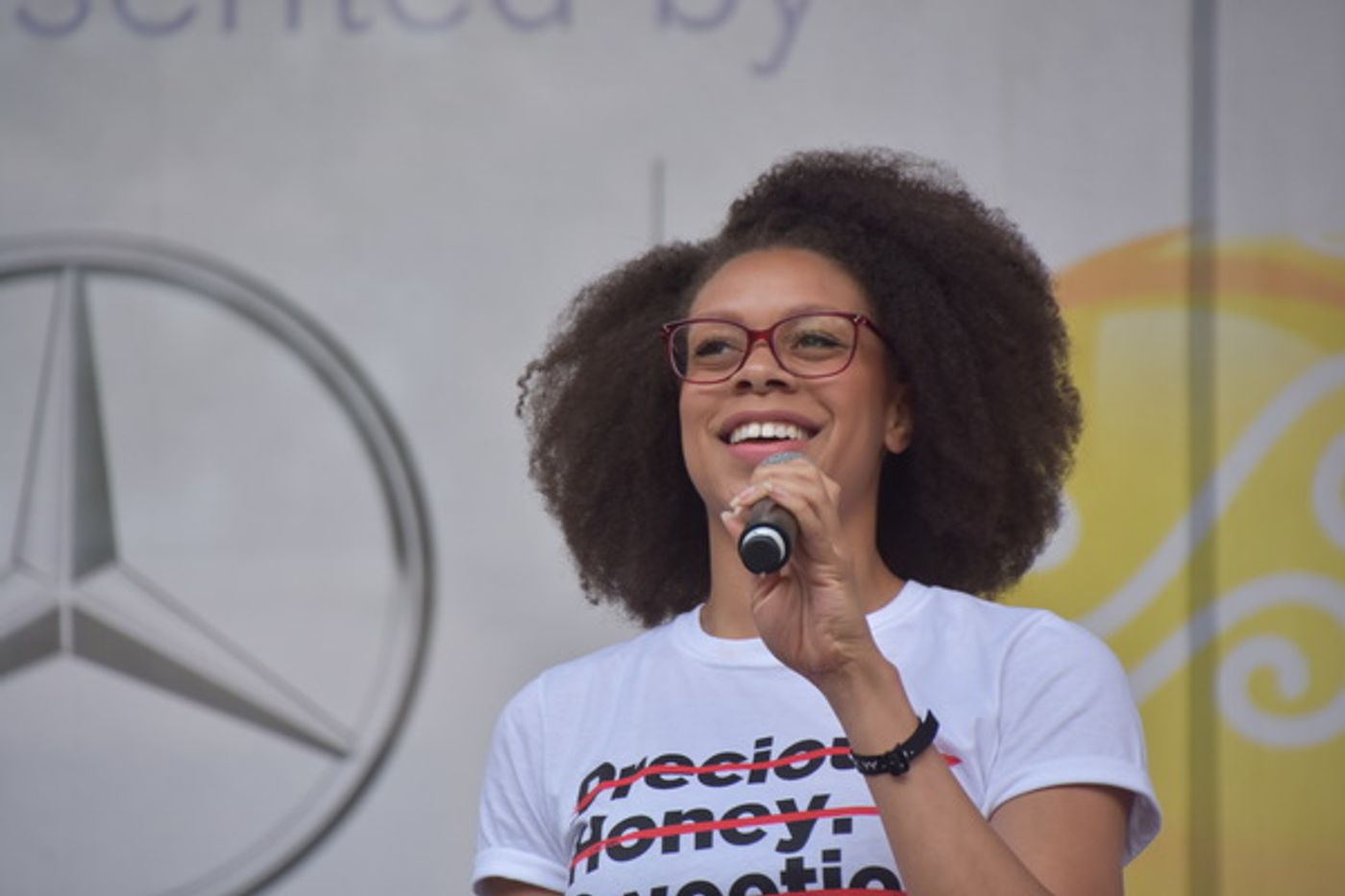 Photo Coverage: Casts of TOOTSIE, MEAN GIRLS and More Sing Out in Bryant Park!  Image