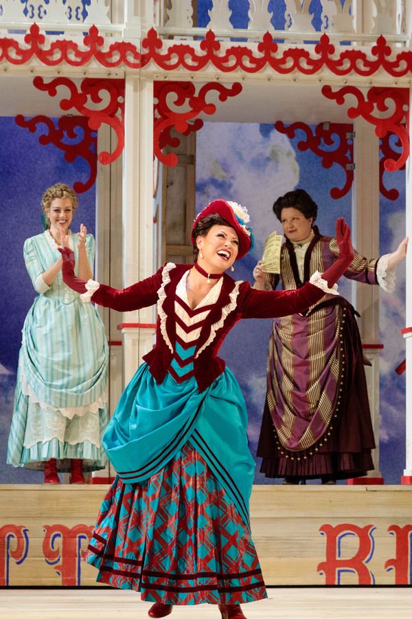 (From left) Lauren Snouffer as Magnolia Hawks, Alyson Cambridge as Julie La Verne and Photo