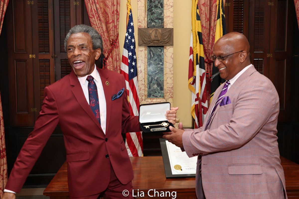 Andre De Shields receives the Key to the City of Baltimore from Mayor Jack Young in the Ceremonial Room at 