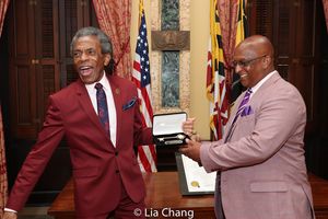 Andre De Shields receives the Key to the City of Baltimore from Mayor Jack Young in the Ceremonial Room @ BroadwayWorld Andre De Shields receives the Key to the City of Baltimore from Mayor Jack Young in t Photo