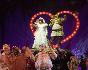 Colden Lamb, Kenny Gary, Landen Starkman, Jeanette Dawson, and T.J. Dawson @ BroadwayWorld Colden Lamb, Kenny Gary, Landen Starkman, Jeanette Dawson, and T.J. Dawson Photo