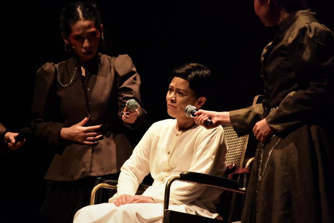 Photo Coverage: Monique Wilson, Arman Ferrer Lead MABINING MANDIRIGMA; Show Closes Sept. 1  Image