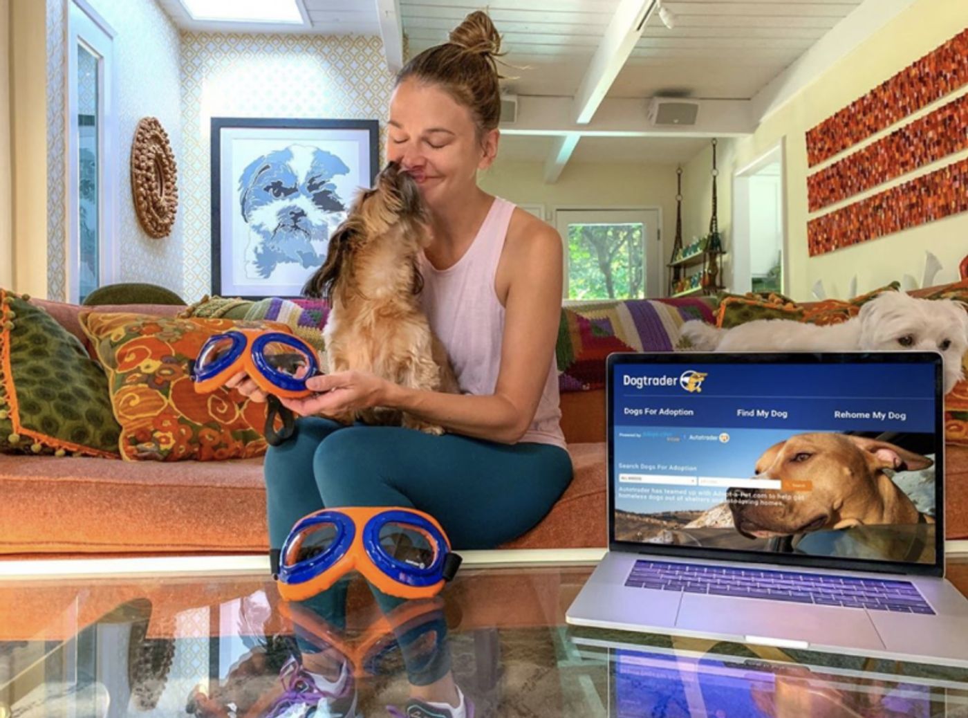 Interview: Checking In with YOUNGER, THE MUSIC MAN Star Sutton Foster on National Dog Day!  Image