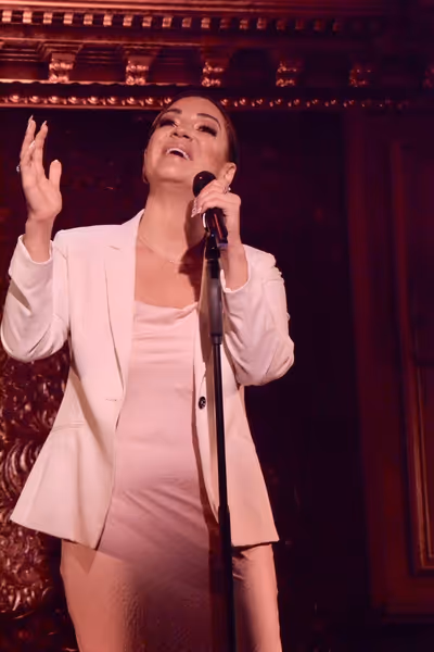Shoshana Bean Photo