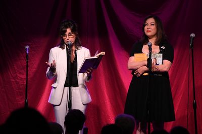 Gina Gershon, Jennifer Tilly Photo