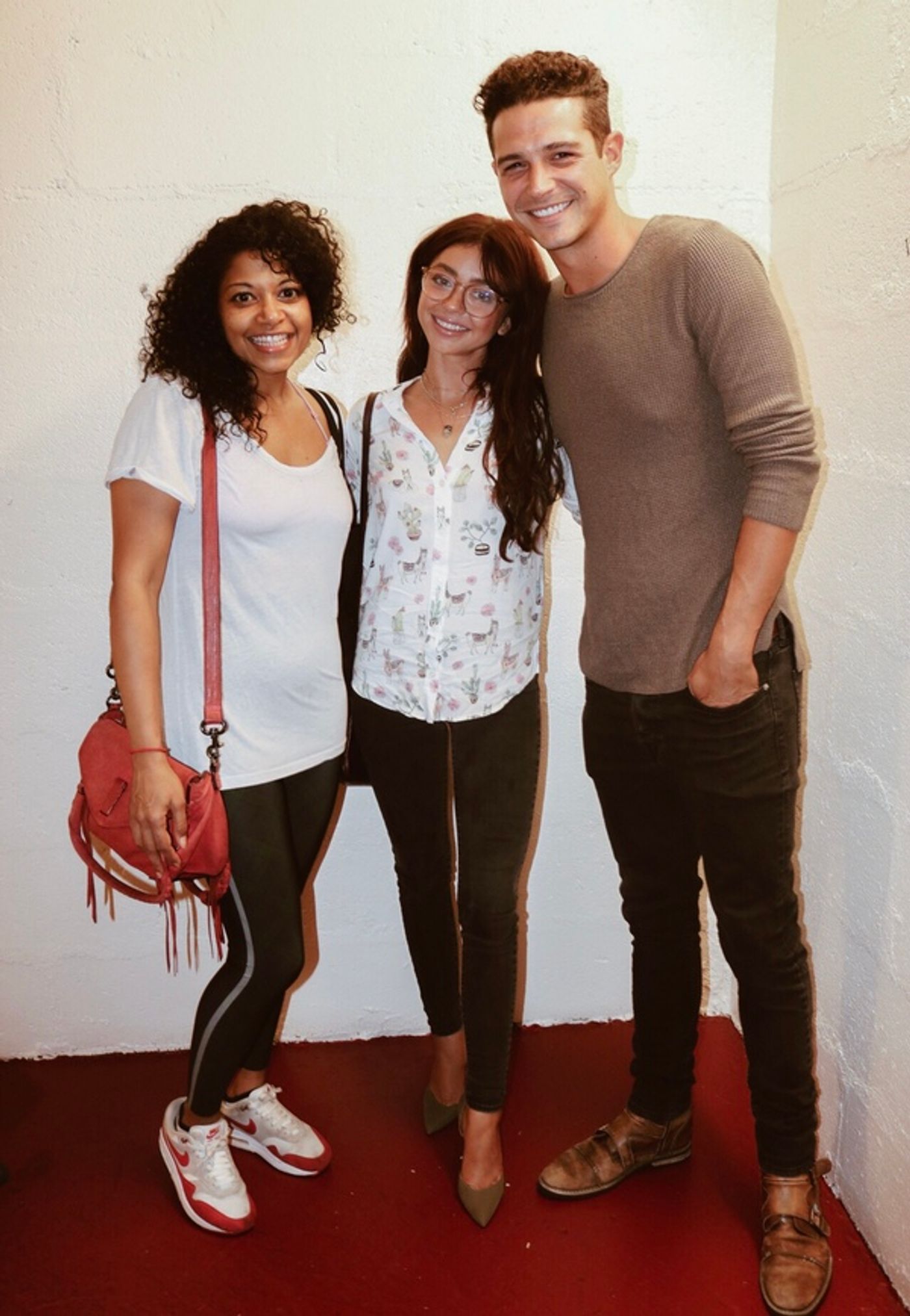 Photo Flash: MODERN FAMILY Star Sarah Hyland Visits OKLAHOMA!  Image