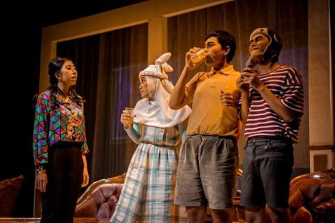 Review: KELOMPOK POJOK's PADA SUATU HARI is Greater Than the Sum of Its Parts Review: KELOMPOK POJOK's PADA SUATU HARI is Greater Than the Sum of Its Parts Image