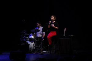 Theo Seidmon, Valerie Perri
 Photo