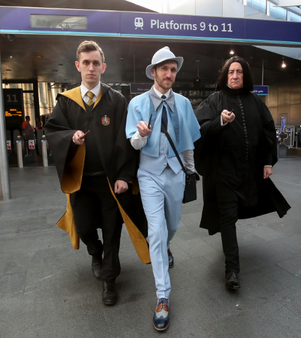 Photo Flash: HARRY POTTER AND THE CURSED CHILD Celebrates The Annual Hogwarts Express Countdown At King's Cross — photo 1 of 5