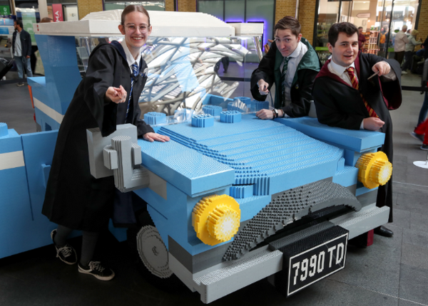 Photo Flash: HARRY POTTER AND THE CURSED CHILD Celebrates The Annual Hogwarts Express Countdown At King's Cross — photo 4 of 5