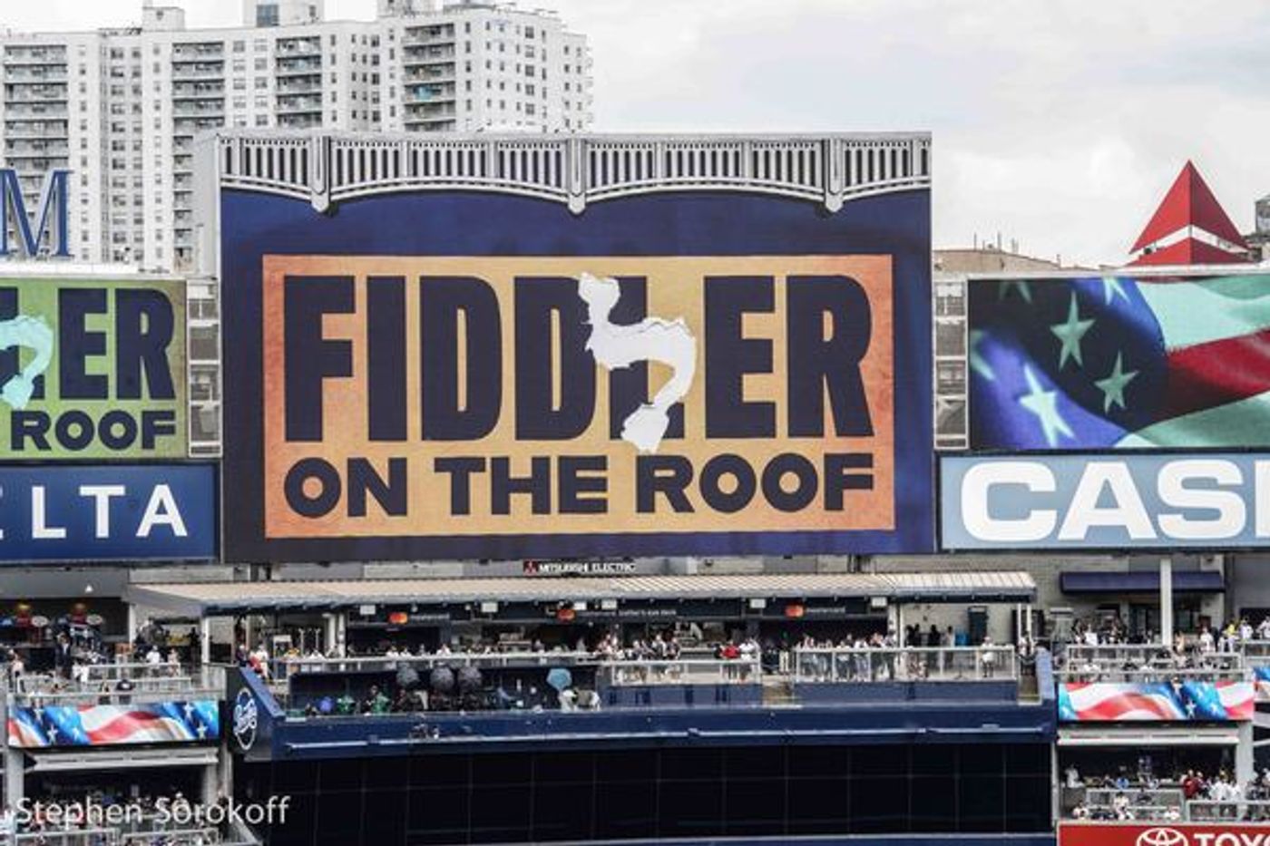Photo Coverage: The Cast of FIDDLER ON THE ROOF IN YIDDISH Sings the National Anthem at Yankee Stadium Photo Coverage: The Cast of FIDDLER ON THE ROOF IN YIDDISH Sings the National Anthem at Yankee Stadium Image