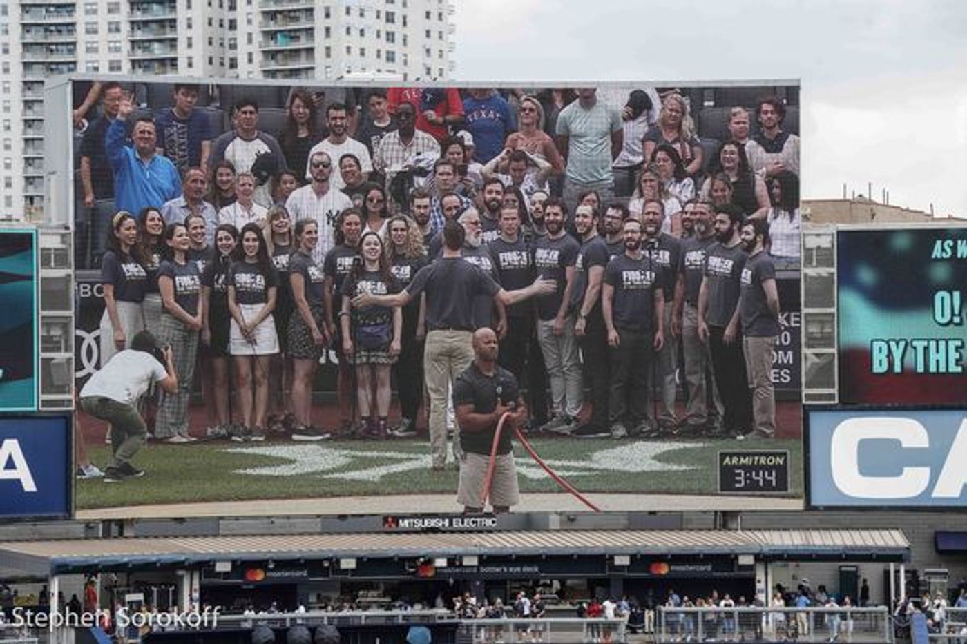 Photo Coverage: The Cast of FIDDLER ON THE ROOF IN YIDDISH Sings the National Anthem at Yankee Stadium Photo Coverage: The Cast of FIDDLER ON THE ROOF IN YIDDISH Sings the National Anthem at Yankee Stadium Image