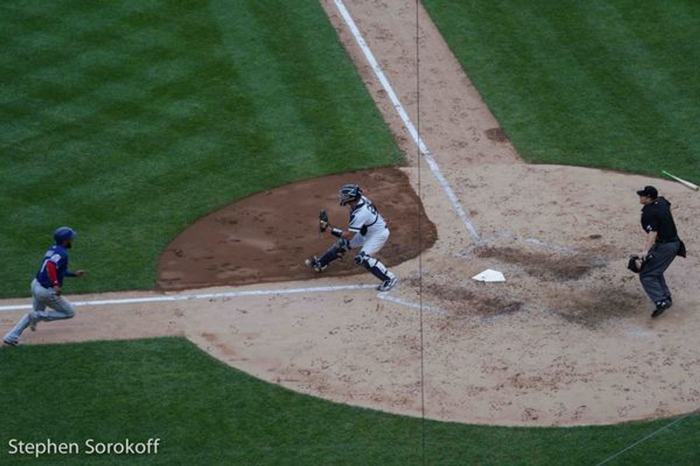 Photo Coverage: The Cast of FIDDLER ON THE ROOF IN YIDDISH Sings the National Anthem at Yankee Stadium Photo Coverage: The Cast of FIDDLER ON THE ROOF IN YIDDISH Sings the National Anthem at Yankee Stadium Image