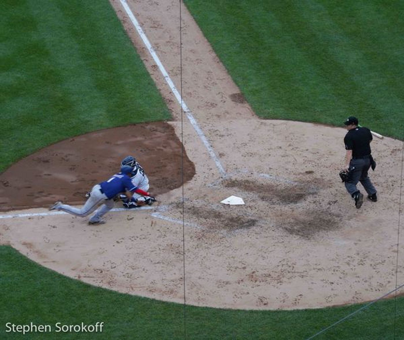 Photo Coverage: The Cast of FIDDLER ON THE ROOF IN YIDDISH Sings the National Anthem at Yankee Stadium Photo Coverage: The Cast of FIDDLER ON THE ROOF IN YIDDISH Sings the National Anthem at Yankee Stadium Image