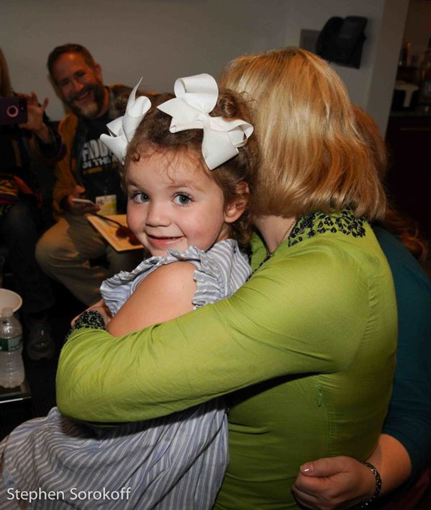 Photo Coverage: The Cast of FIDDLER ON THE ROOF IN YIDDISH Sings the National Anthem at Yankee Stadium Photo Coverage: The Cast of FIDDLER ON THE ROOF IN YIDDISH Sings the National Anthem at Yankee Stadium Image