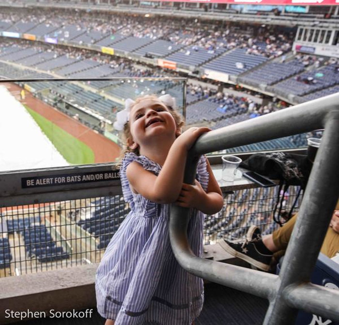 Photo Coverage: The Cast of FIDDLER ON THE ROOF IN YIDDISH Sings the National Anthem at Yankee Stadium Photo Coverage: The Cast of FIDDLER ON THE ROOF IN YIDDISH Sings the National Anthem at Yankee Stadium Image