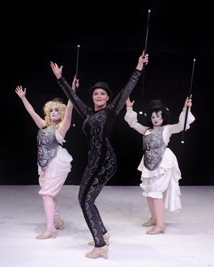 Elisabeth Erdmann, Kimberly Olson Bunker and Cassandra Barckett @ BroadwayWorld Elisabeth Erdmann, Kimberly Olson Bunker and Cassandra Barckett Photo
