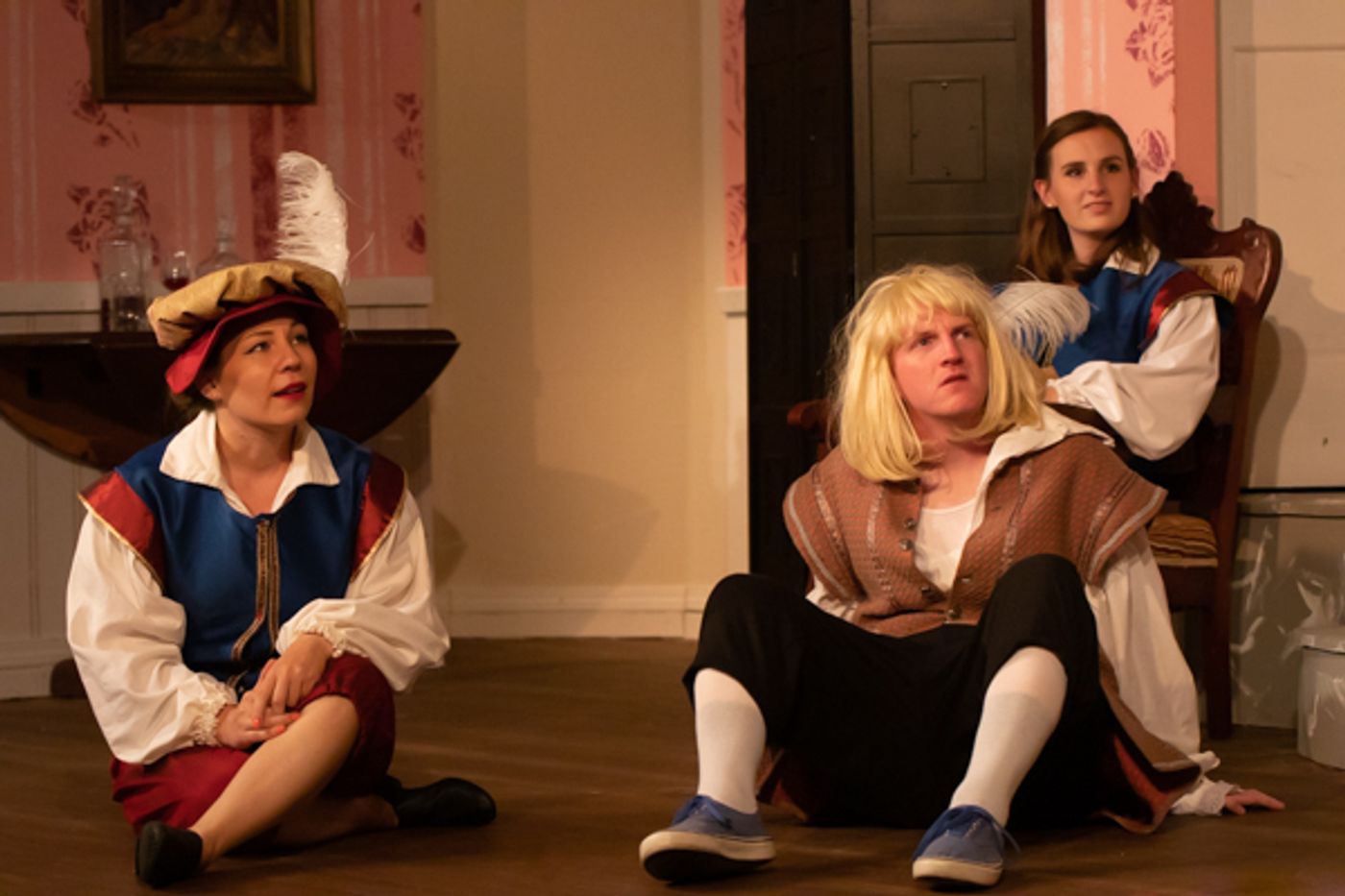 Photo Coverage: First Look at Curtain Players' LEADING LADIES  Image